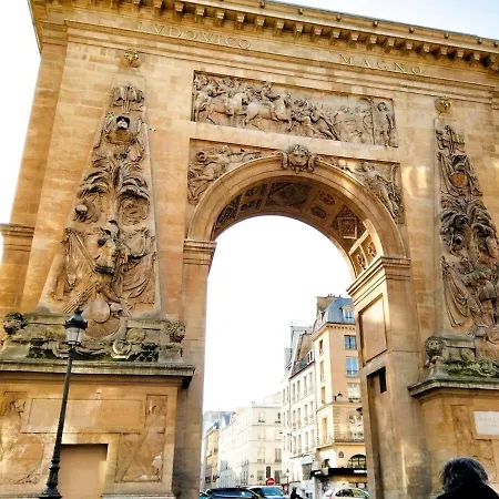Superbe Porte Saint Martin *
