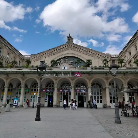 Superbe Porte Saint Martin 파리